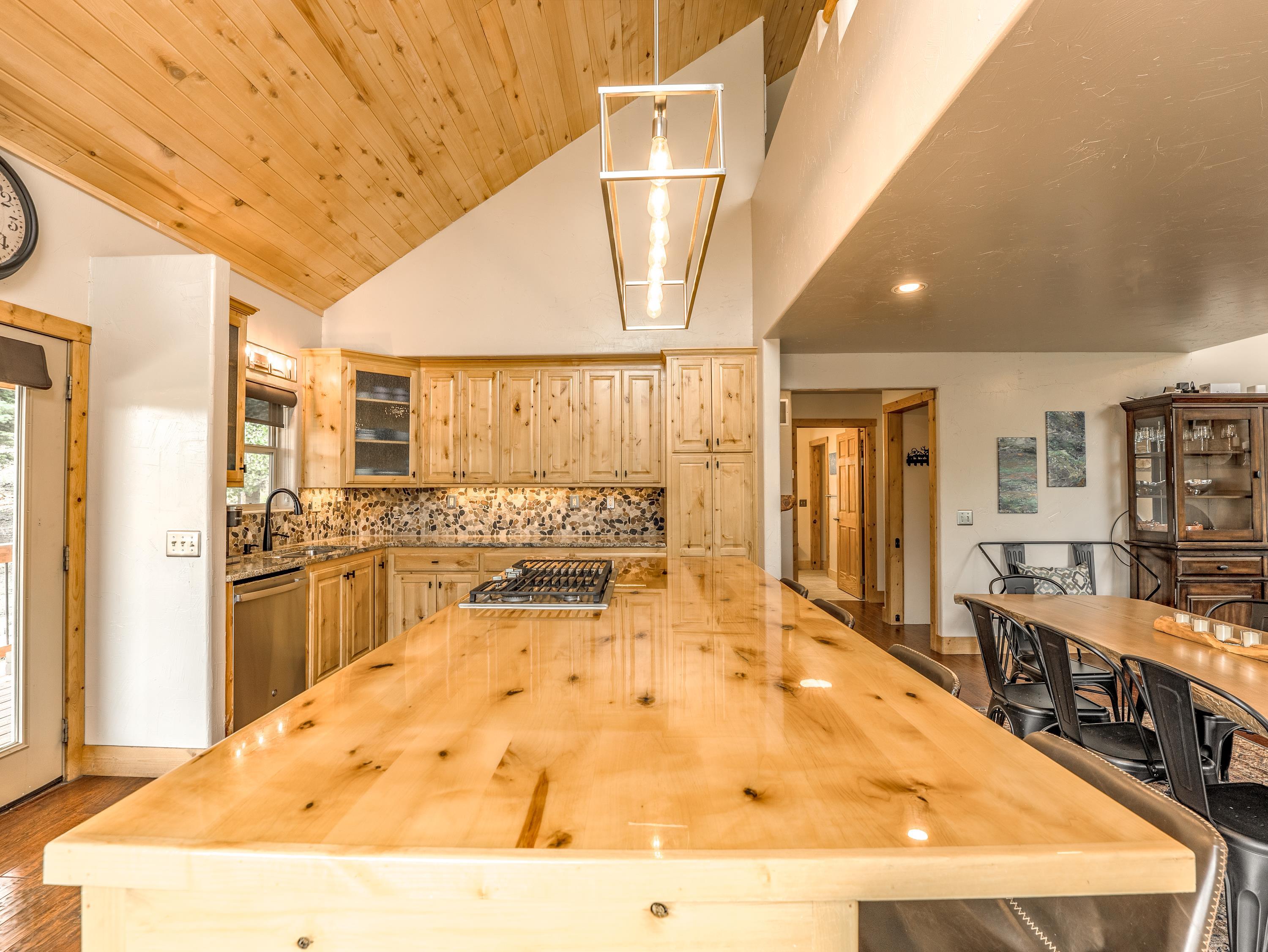 Angel Fire, New Mexico 87710, United States, 4 Bedrooms Bedrooms, ,3 BathroomsBathrooms,Residential,Active,173470