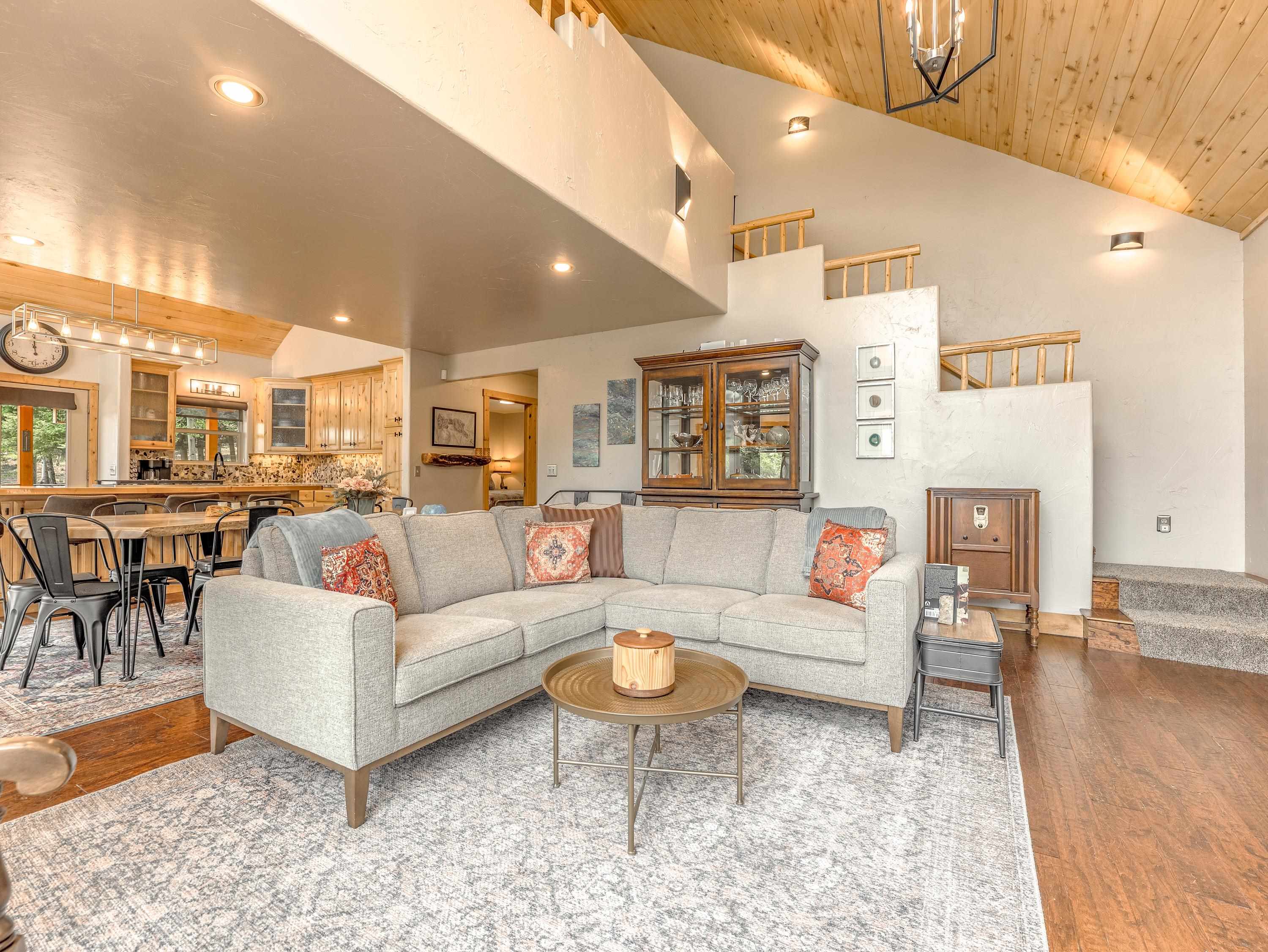 Angel Fire, New Mexico 87710, United States, 4 Bedrooms Bedrooms, ,3 BathroomsBathrooms,Residential,Active,173470