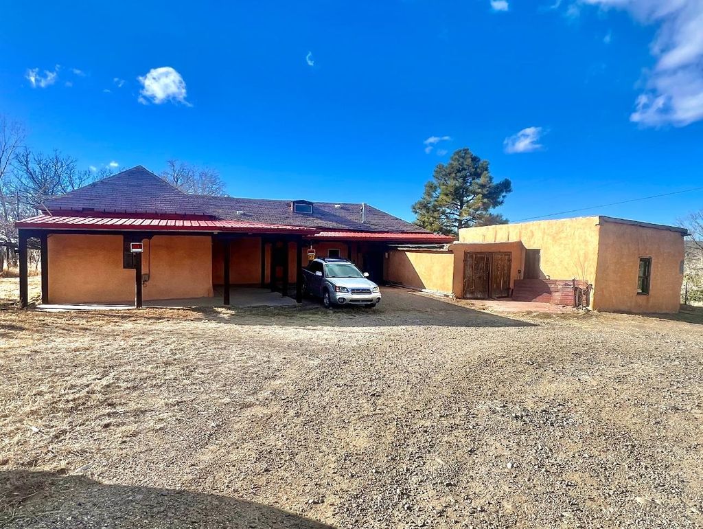 Photo of 02 Campo Verde Rd, El Prado, NM 87529 (MLS # 114428)