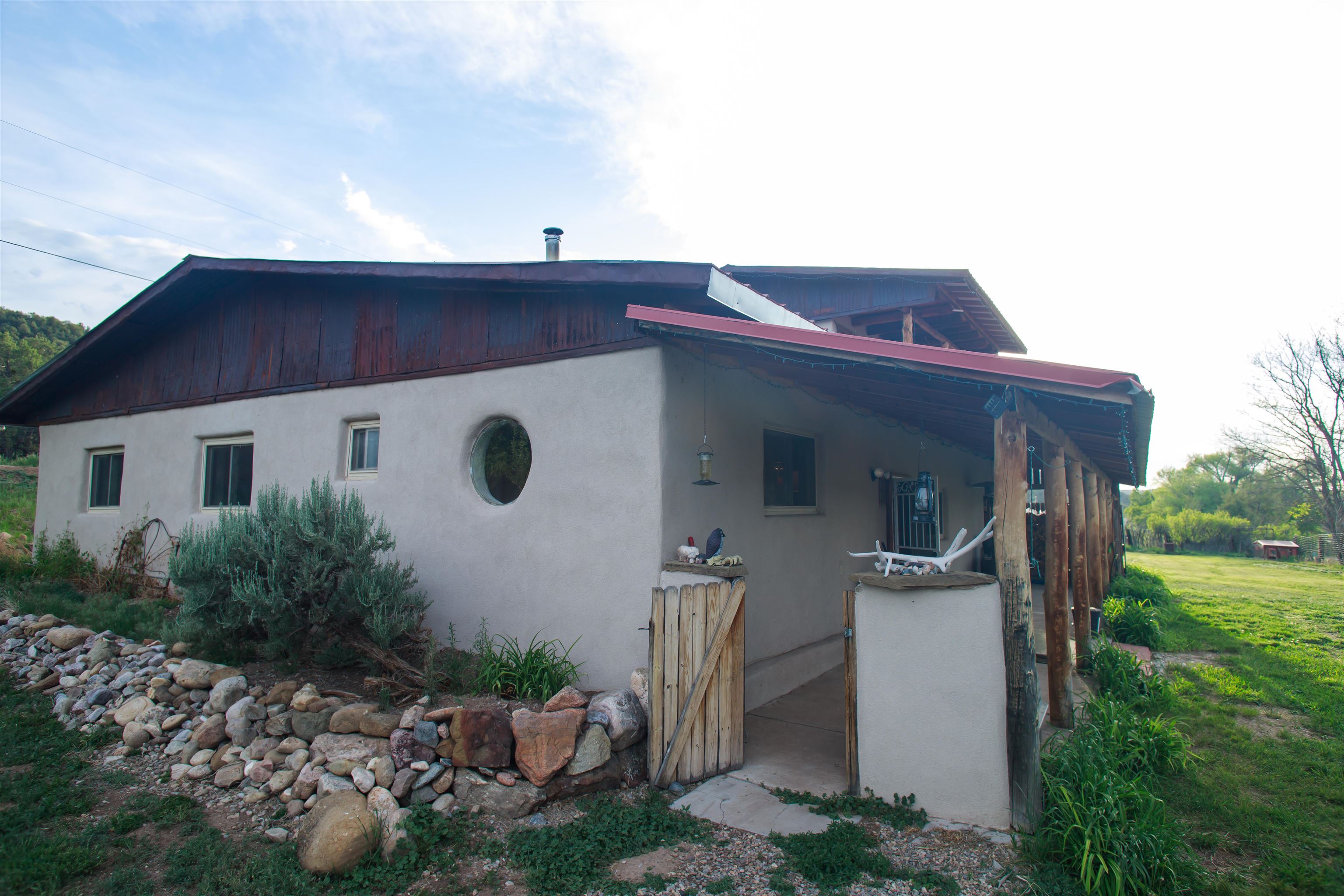 Penasco, New Mexico 87553, United States, 3 Bedrooms Bedrooms, ,2 BathroomsBathrooms,Residential,Active,155133