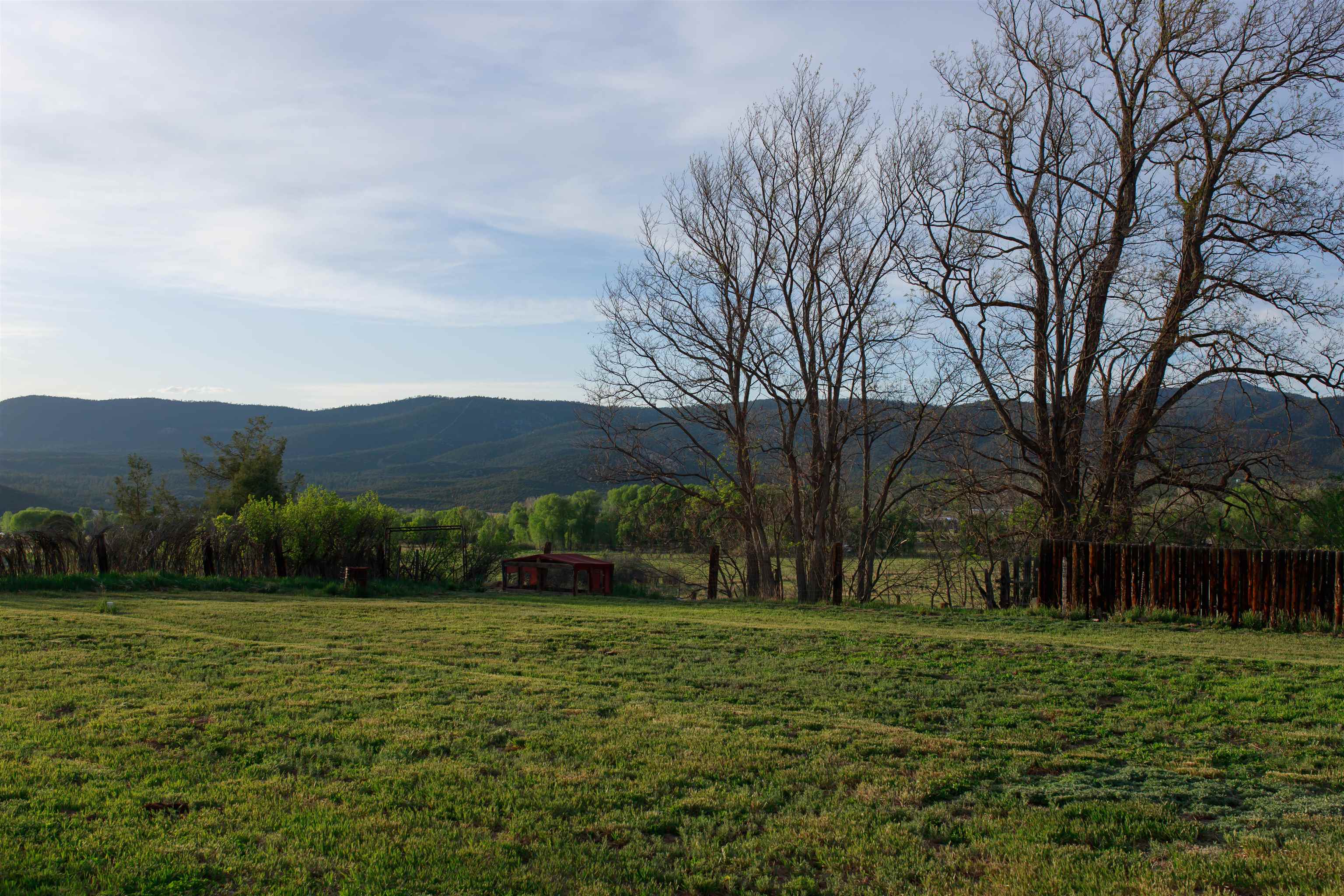 Penasco, New Mexico 87553, United States, 3 Bedrooms Bedrooms, ,2 BathroomsBathrooms,Residential,Active,155133