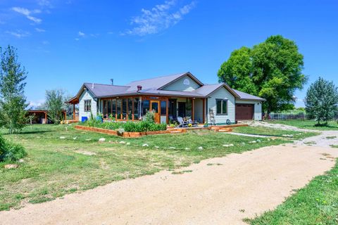 Photo of 600B Camino del Medio, Taos, NM 87571 (MLS # 113804)