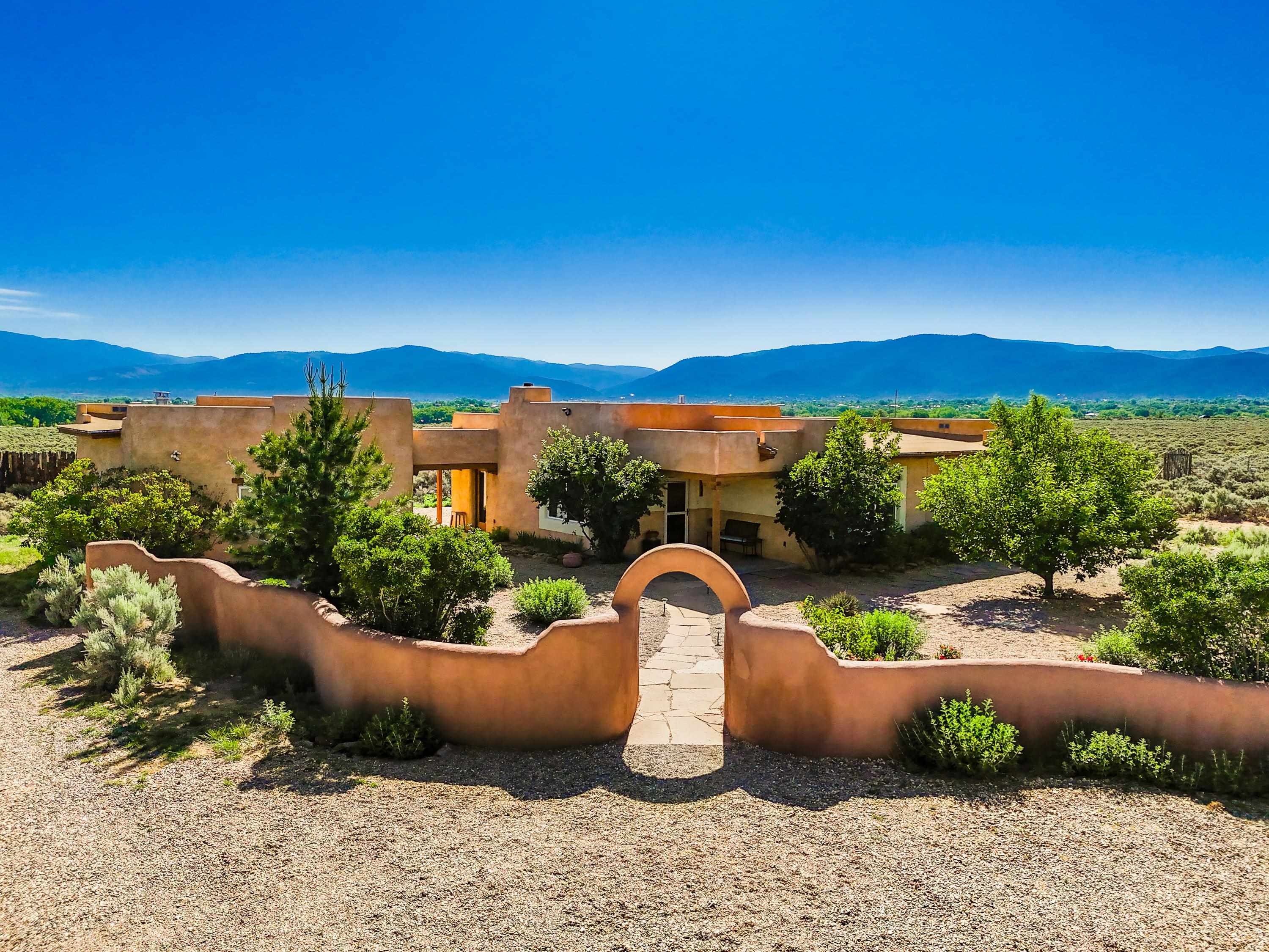 Ranchos De Taos, New Mexico 87557, United States, 3 Bedrooms Bedrooms, ,4 BathroomsBathrooms,Residential,Active,153019