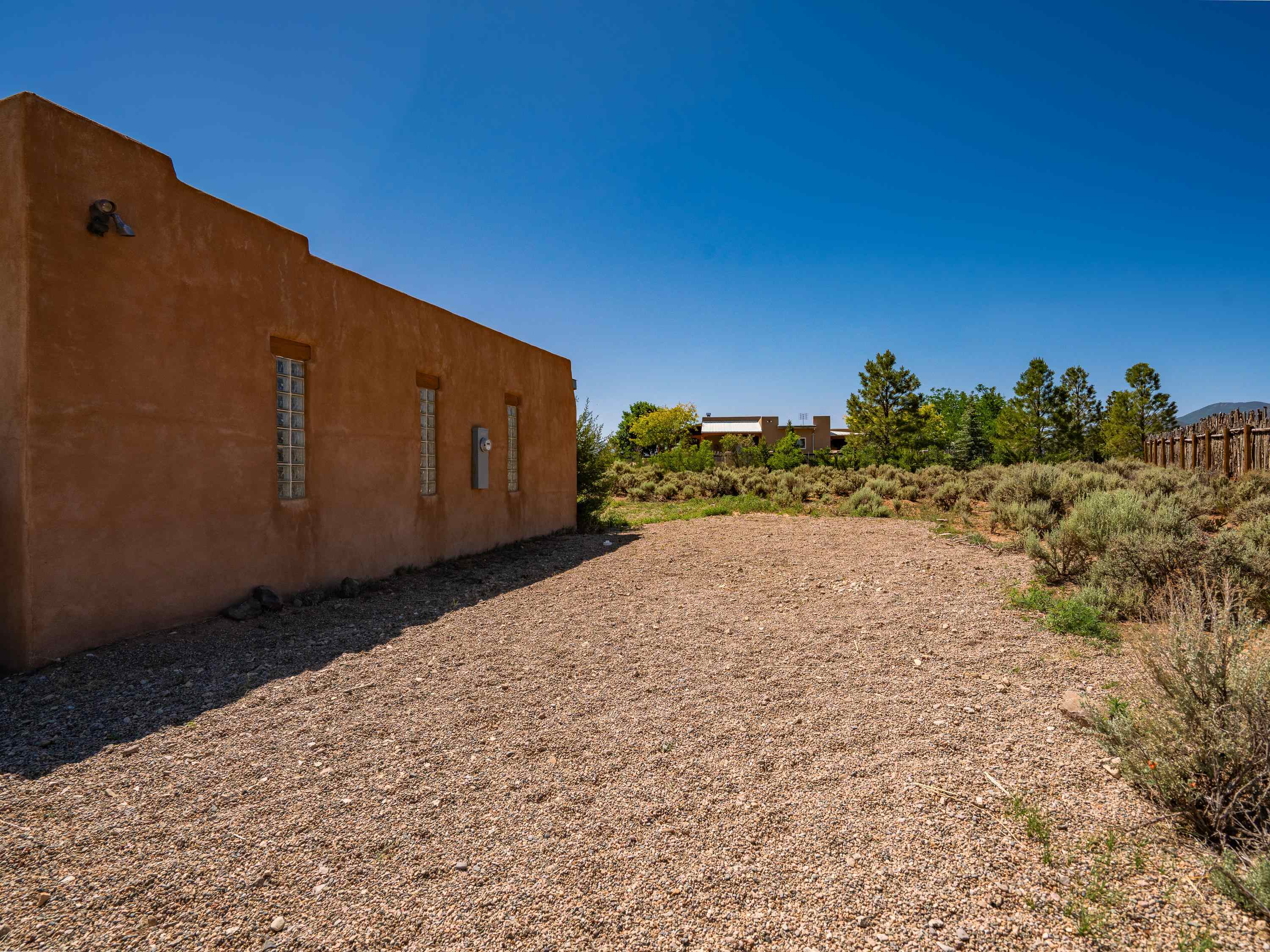 Ranchos De Taos, New Mexico 87557, United States, 3 Bedrooms Bedrooms, ,4 BathroomsBathrooms,Residential,Active,153019