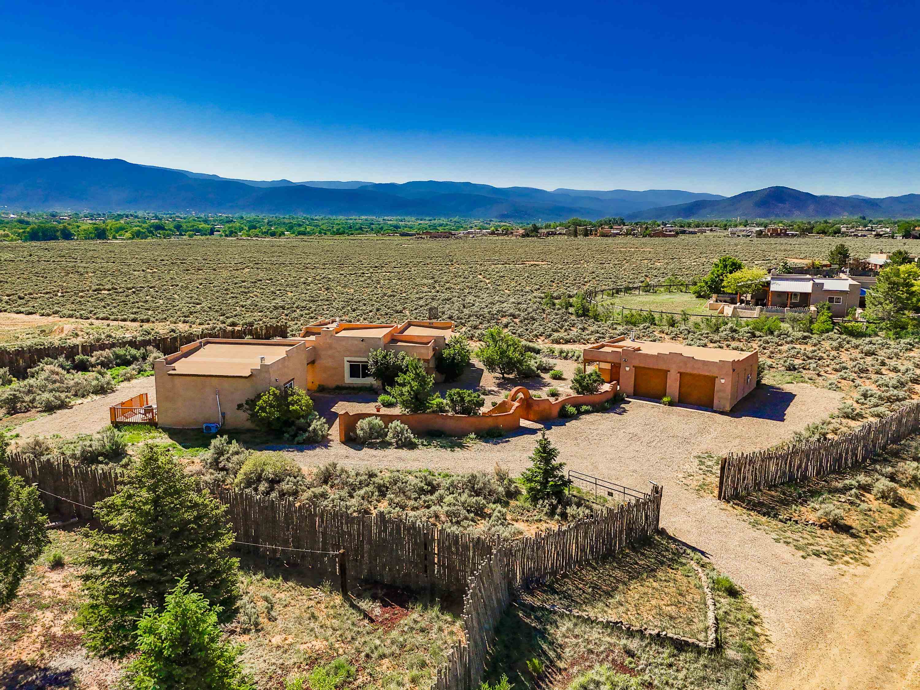 Ranchos De Taos, New Mexico 87557, United States, 3 Bedrooms Bedrooms, ,4 BathroomsBathrooms,Residential,Active,153019