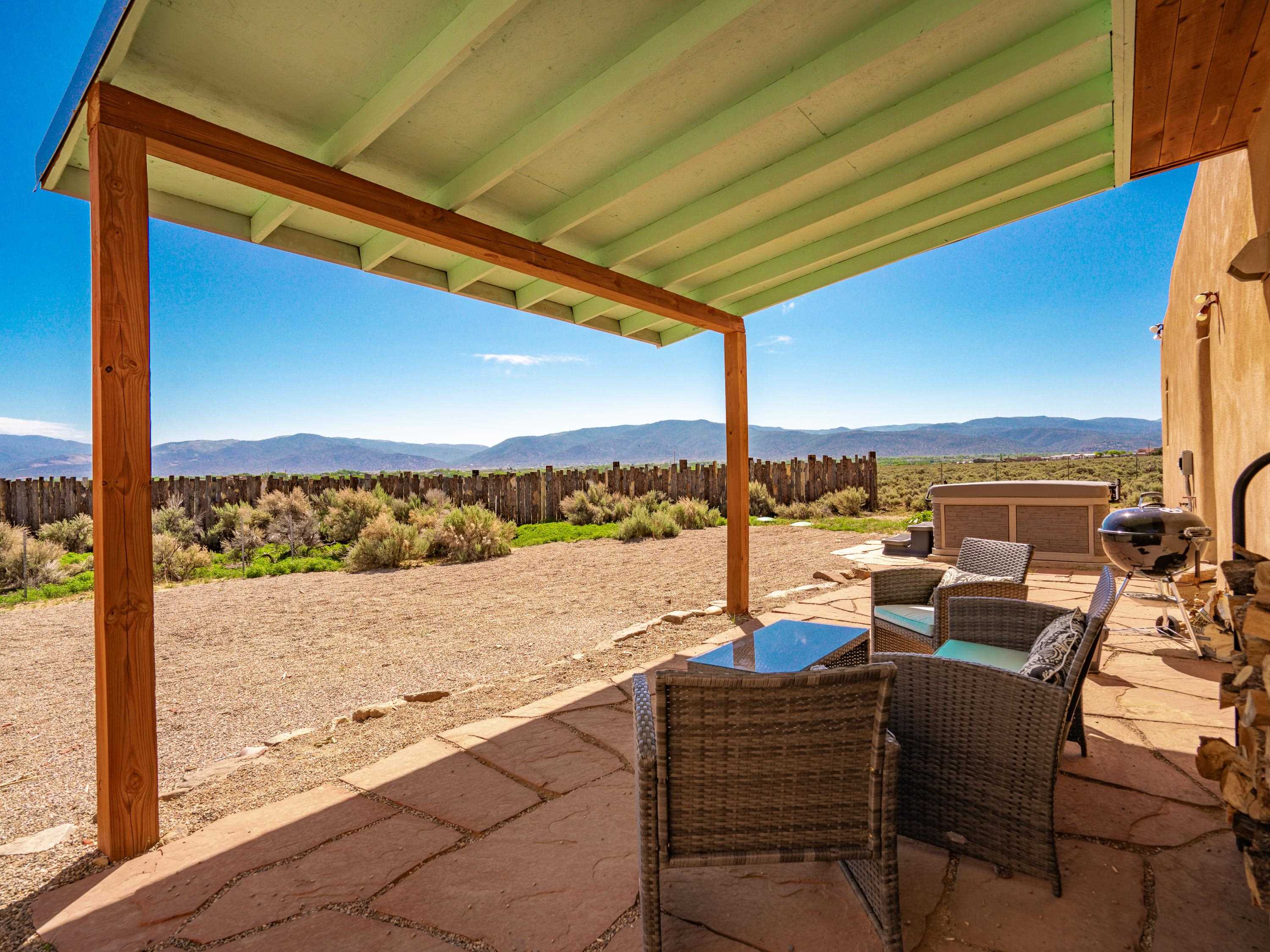 Ranchos De Taos, New Mexico 87557, United States, 3 Bedrooms Bedrooms, ,4 BathroomsBathrooms,Residential,Active,153019