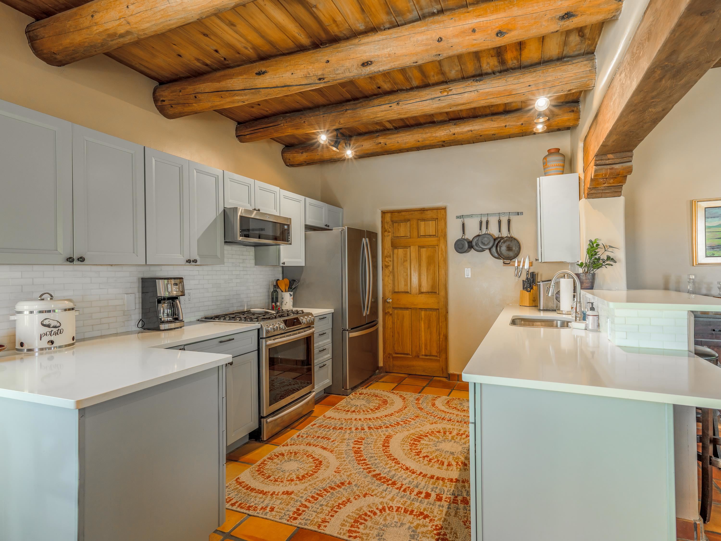 Ranchos De Taos, New Mexico 87557, United States, 3 Bedrooms Bedrooms, ,4 BathroomsBathrooms,Residential,Active,153019