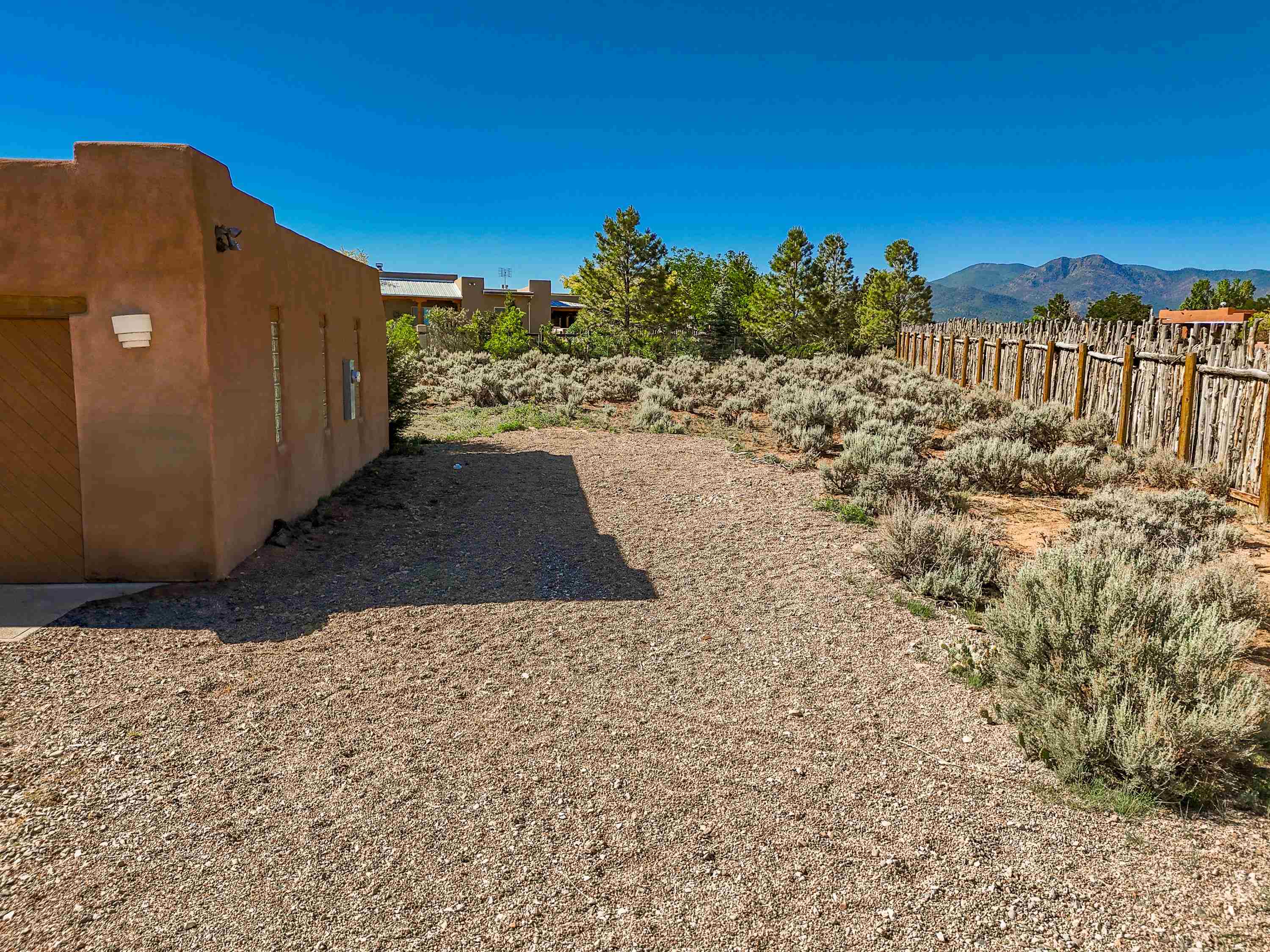 Ranchos De Taos, New Mexico 87557, United States, 3 Bedrooms Bedrooms, ,4 BathroomsBathrooms,Residential,Active,153019