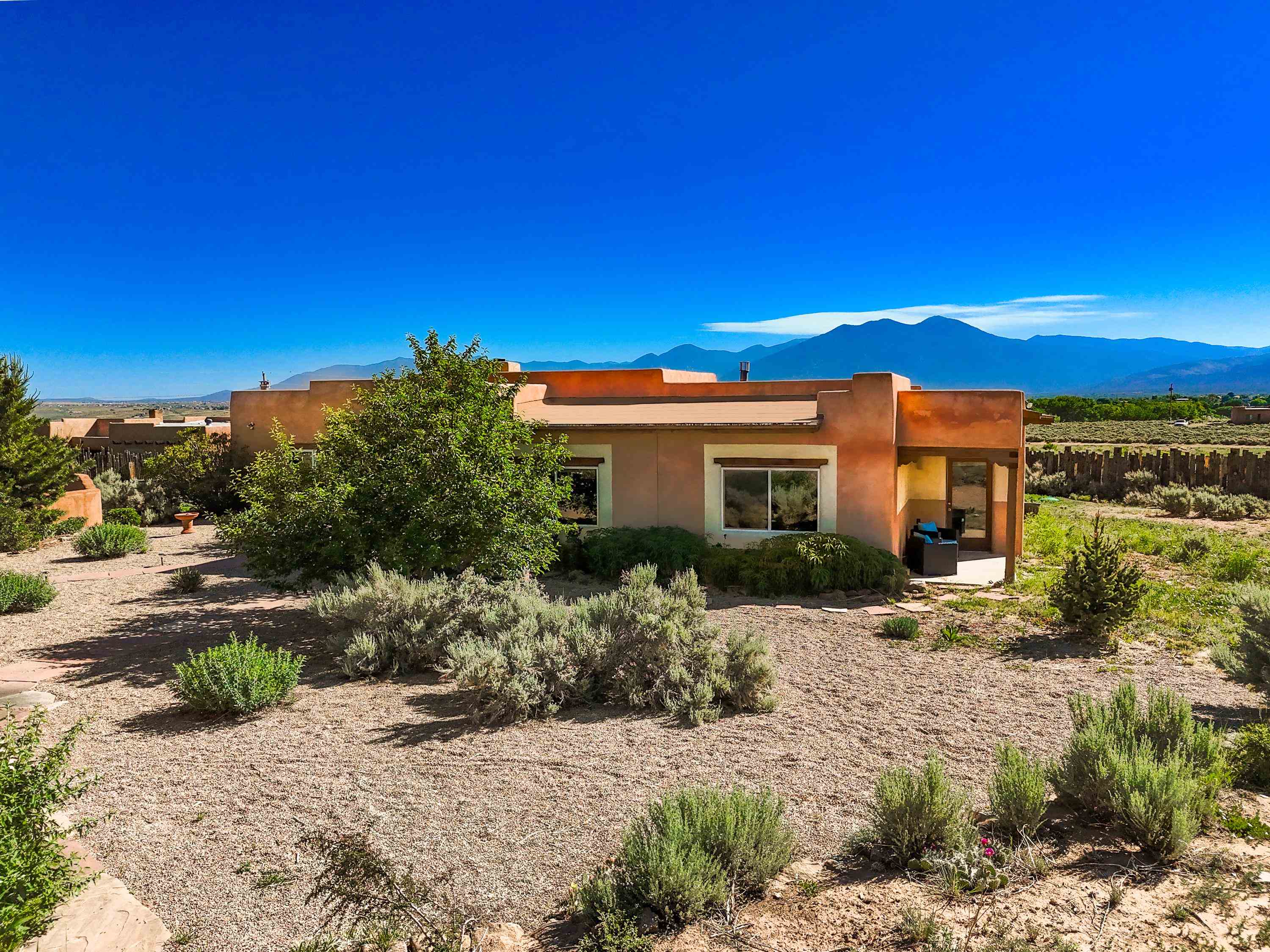 Ranchos De Taos, New Mexico 87557, United States, 3 Bedrooms Bedrooms, ,4 BathroomsBathrooms,Residential,Active,153019