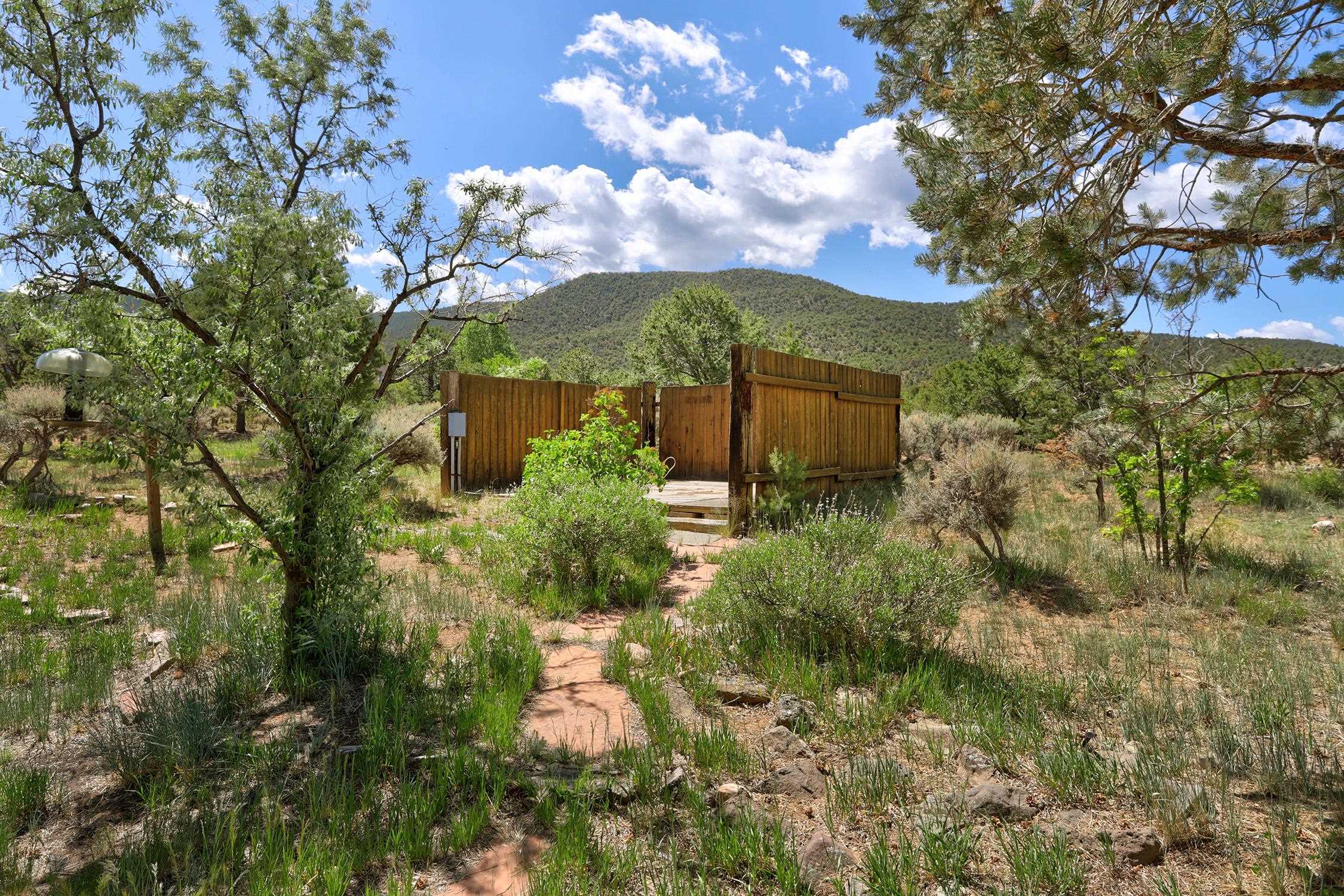 9 Nickell Rd, Ranchos de Taos, New Mexico image 24