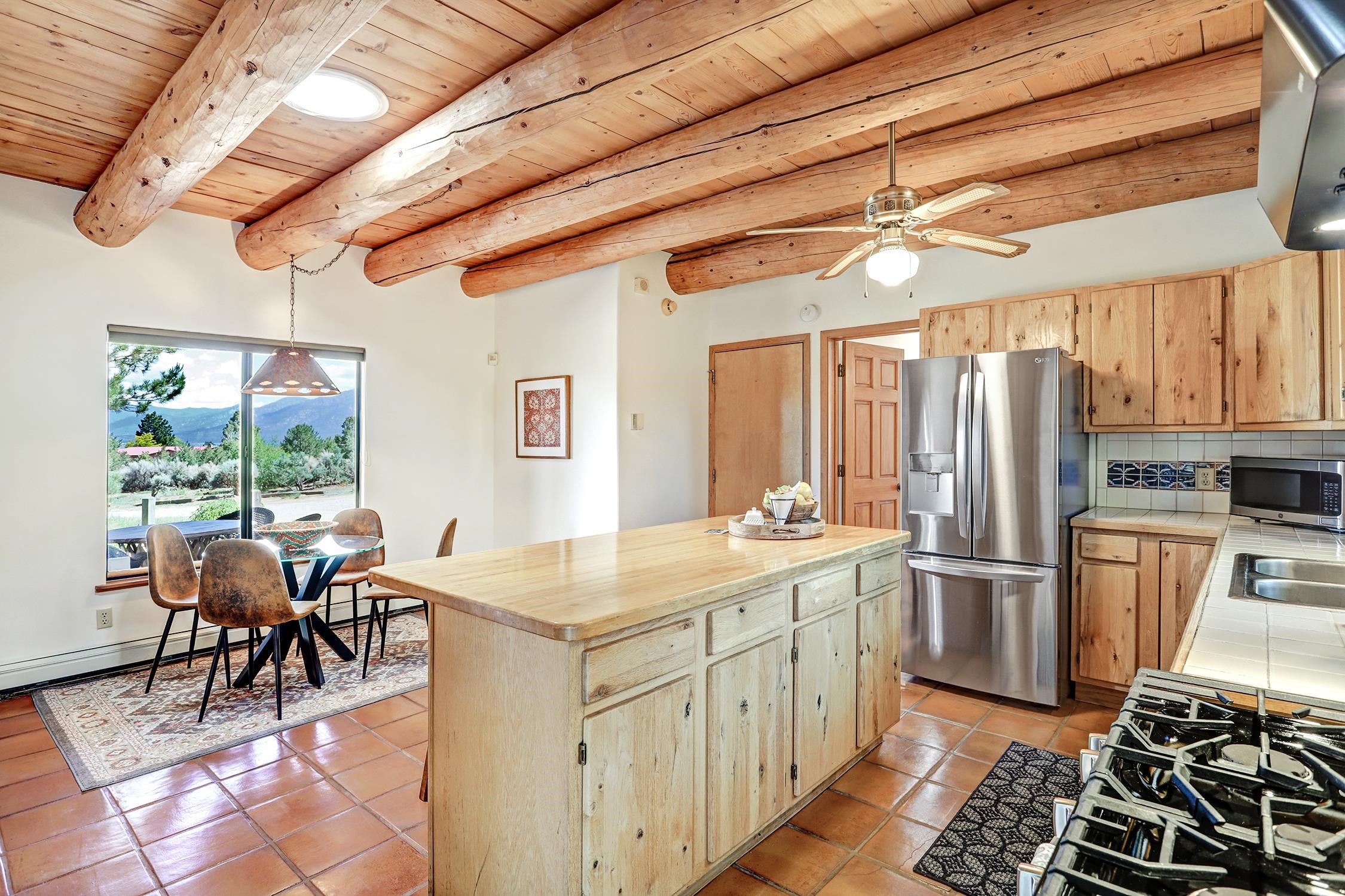 9 Nickell Rd, Ranchos de Taos, New Mexico image 5