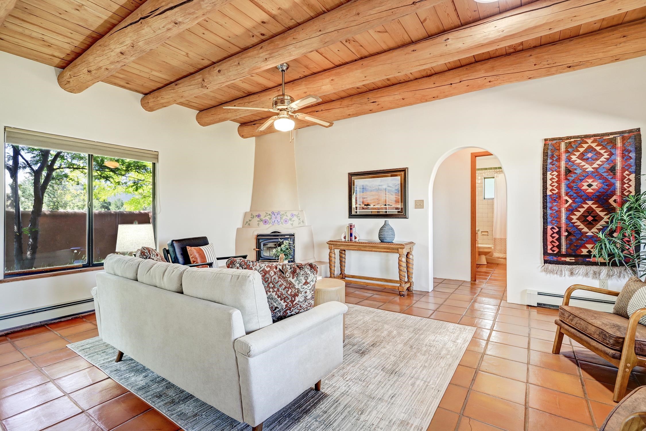 9 Nickell Rd, Ranchos de Taos, New Mexico image 4