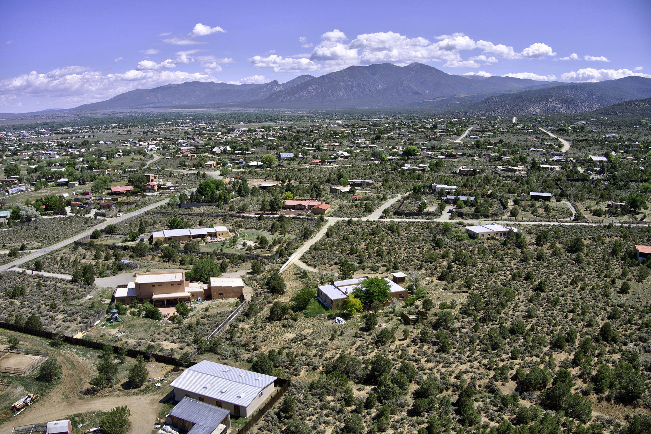 9 Nickell Rd, Ranchos de Taos, New Mexico image 32