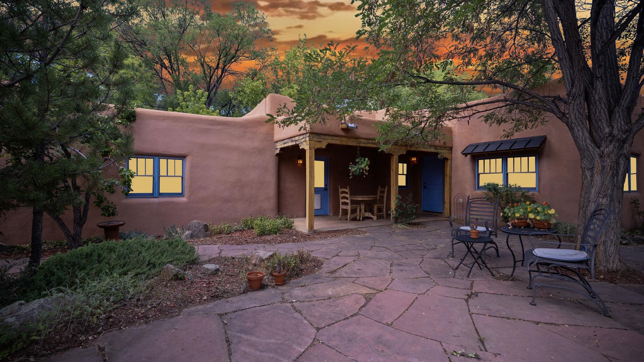 304 Devargas Lane, Taos, New Mexico image 1