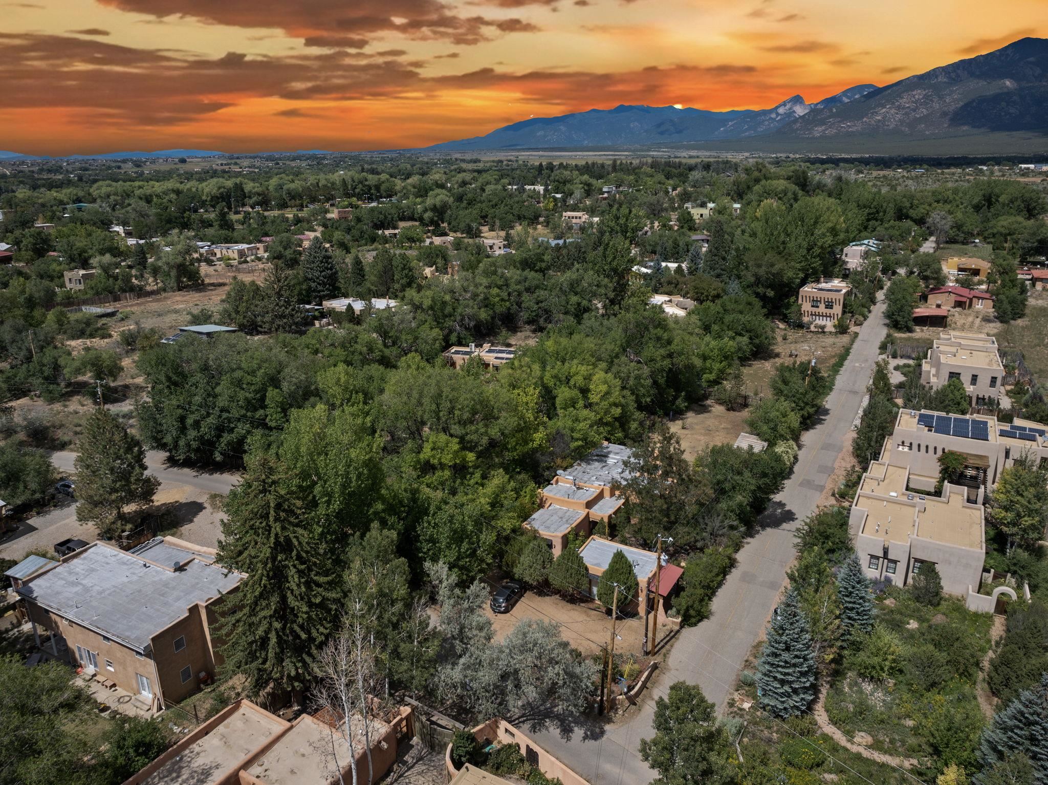 304 Devargas Lane, Taos, New Mexico image 25