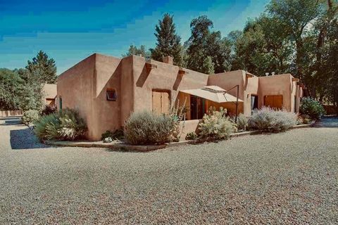 Condo For Sale - 404F Dolan St #F<br/> Taos, NM 87571