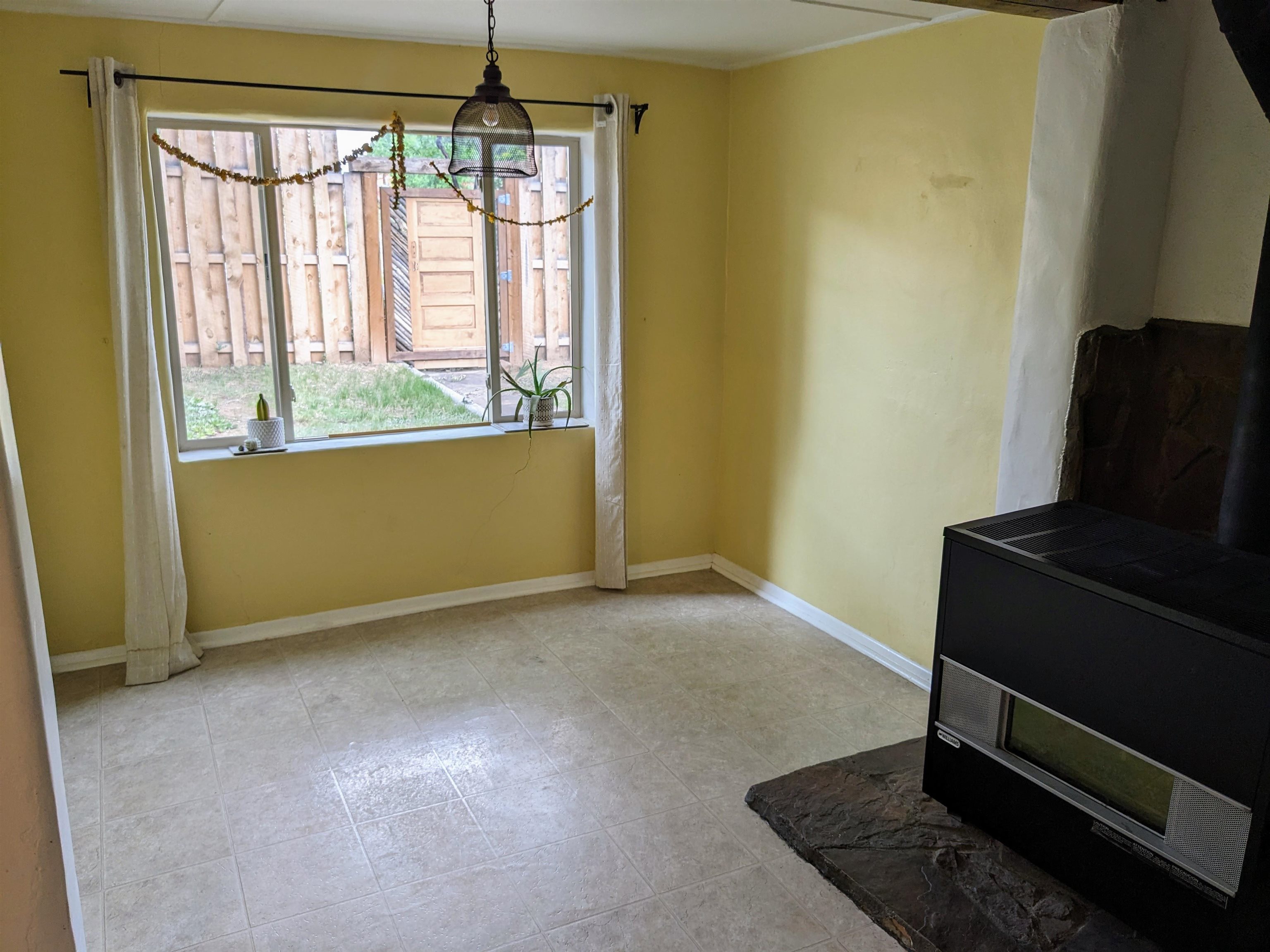 209 Herdner Road, Taos, New Mexico image 15