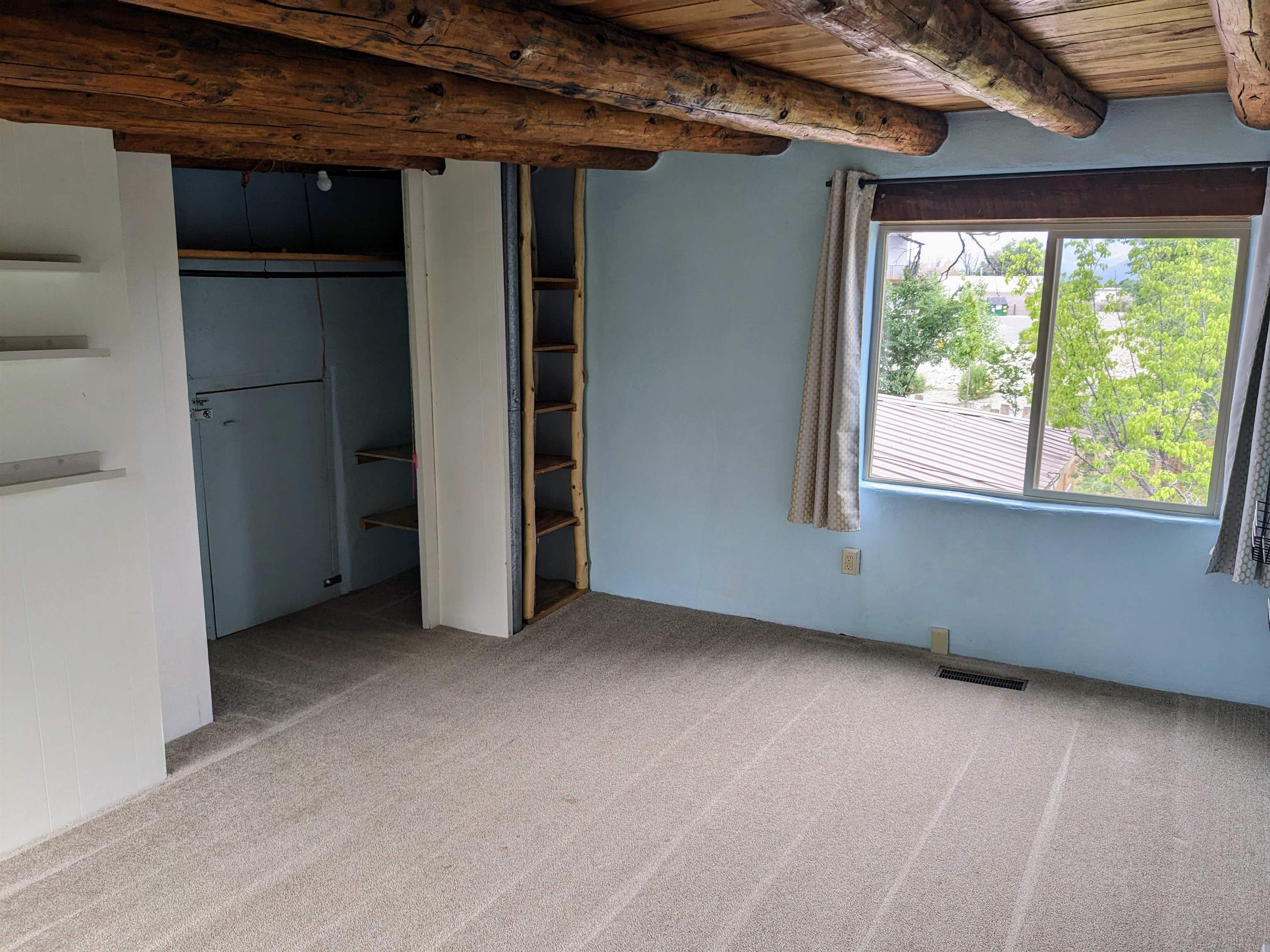 209 Herdner Road, Taos, New Mexico image 13