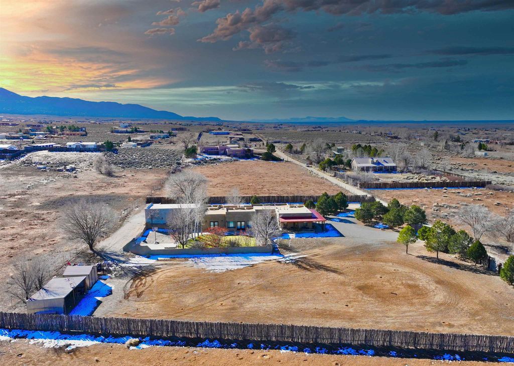 Photo of 45 Sarita Road, Taos, NM 87571 (MLS # 114373)