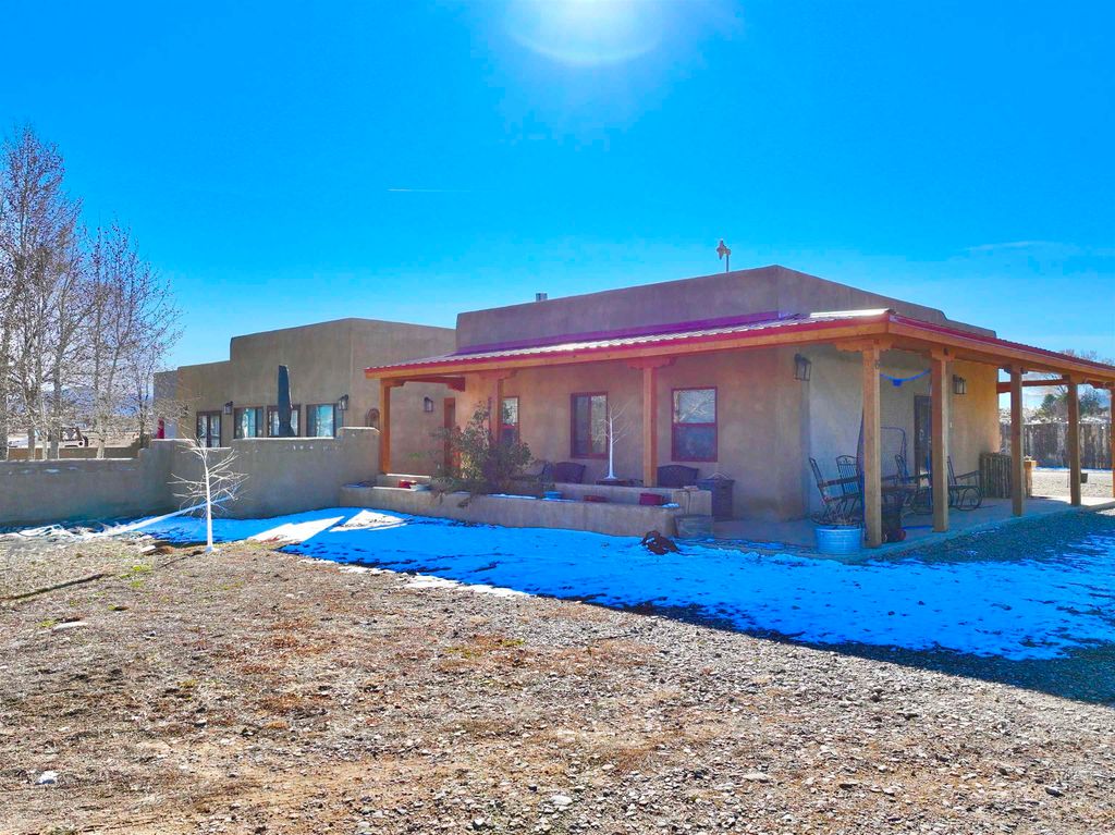 Photo of 45 Sarita Road, Taos, NM 87571 (MLS # 114373)