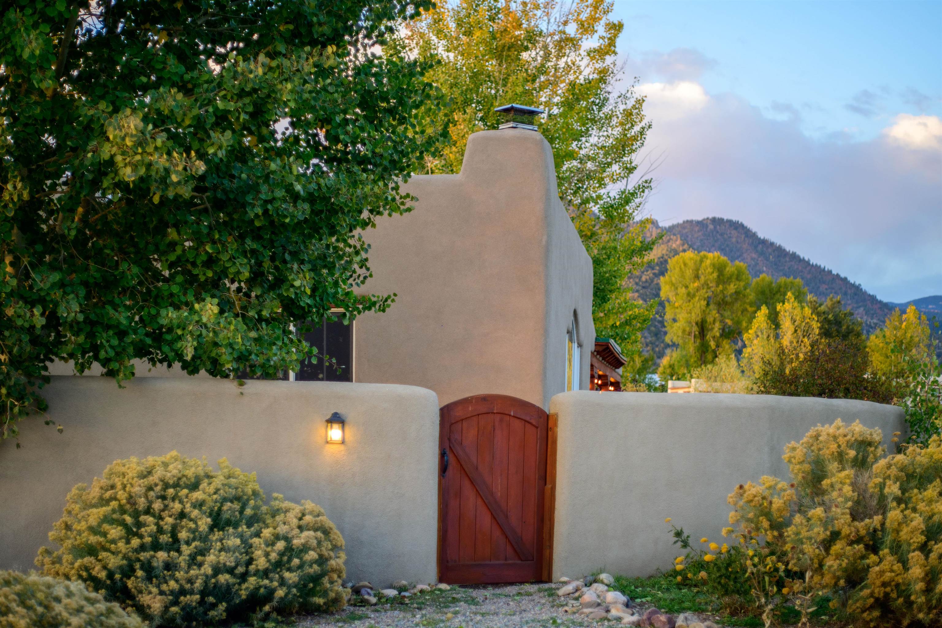 91 Calle Martinez Rd, Arroyo Seco, New Mexico image 3