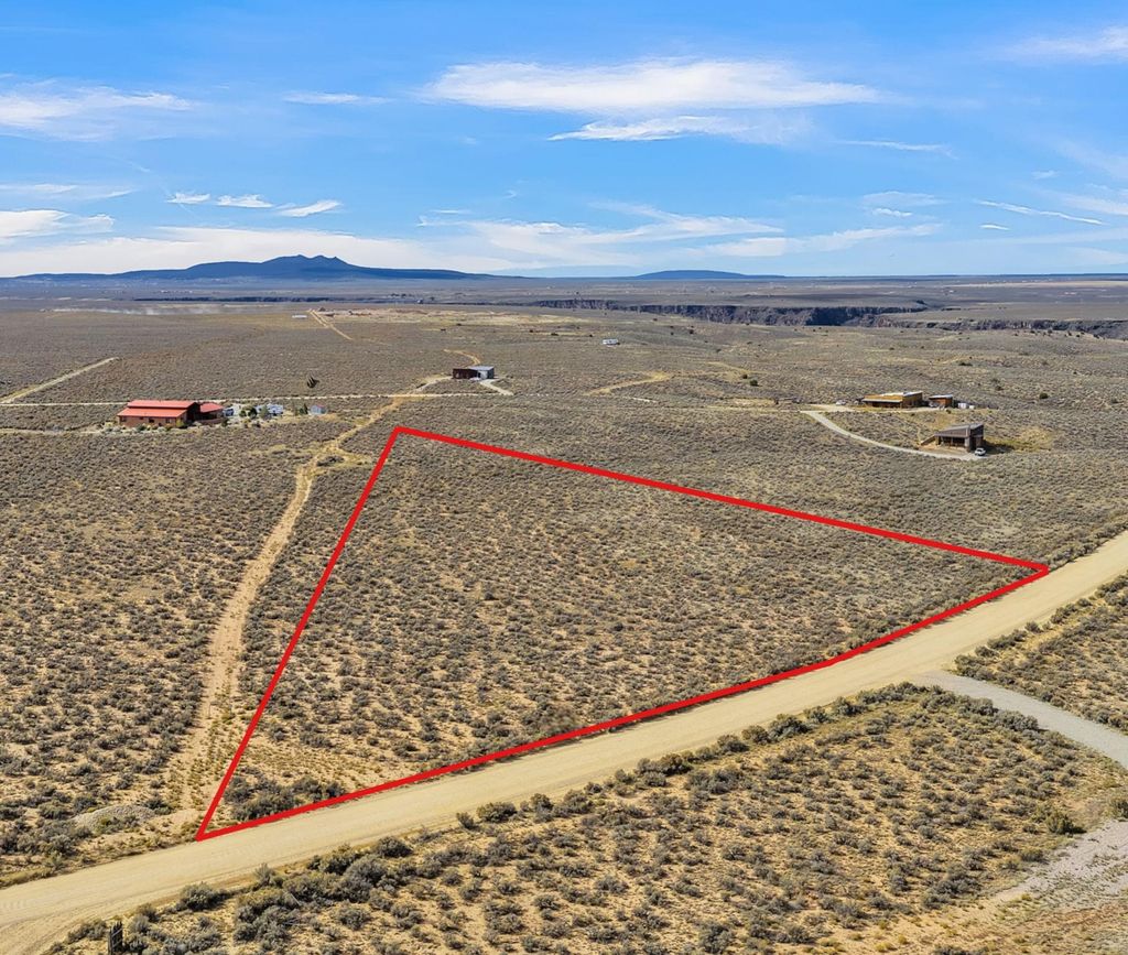 Photo of 2 plus acres Tune Drive, El Prado, NM 87529 (MLS # 114230)