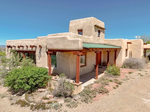 Homes For Sale - 89 Camino Abajo De La Loma<br/> Taos County, Ranchos de Taos, NM 87557