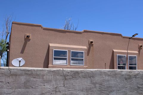 Mobile Home For Sale - 410 Aguirre Ln<br/> Taos, NM 87571