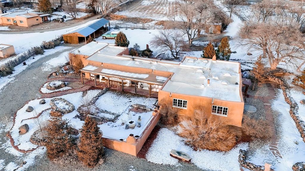 Photo of 7236 Highway 518, Ranchos de Taos, NM 87557 (MLS # 114501)