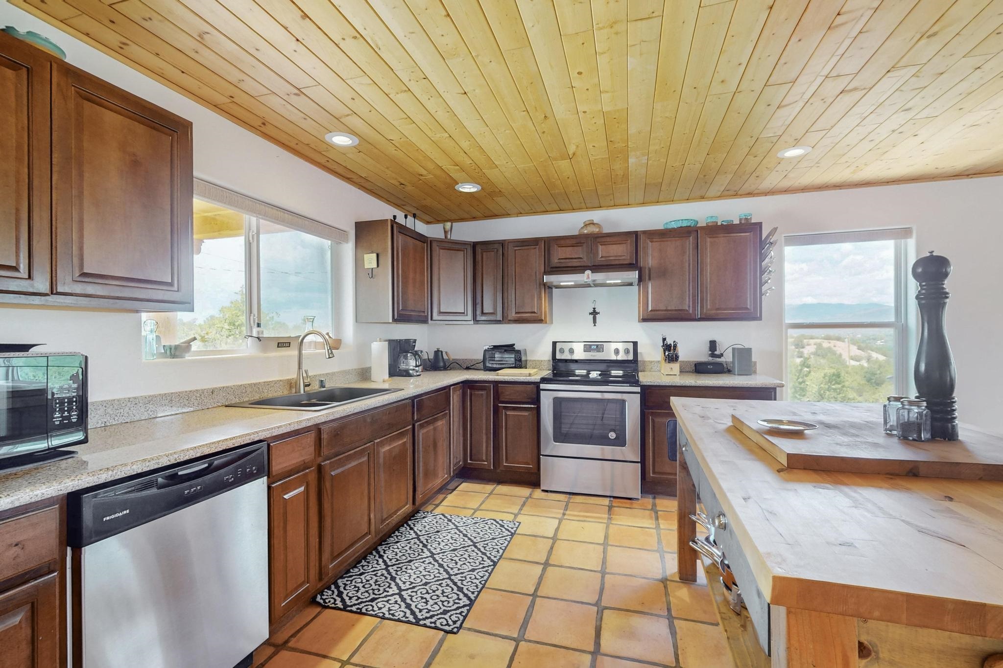 46 Tatanka Trail, Ranchos de Taos, New Mexico image 7