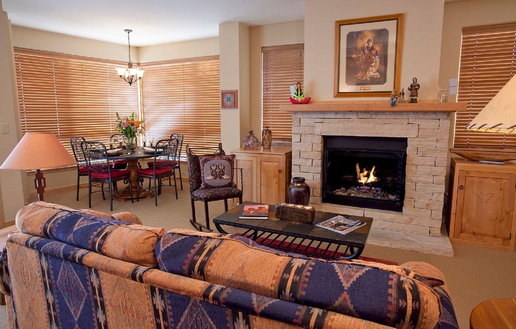 Photo of 106 Sutton Place #302, Taos Ski Valley, NM 87525 (MLS # 114414)