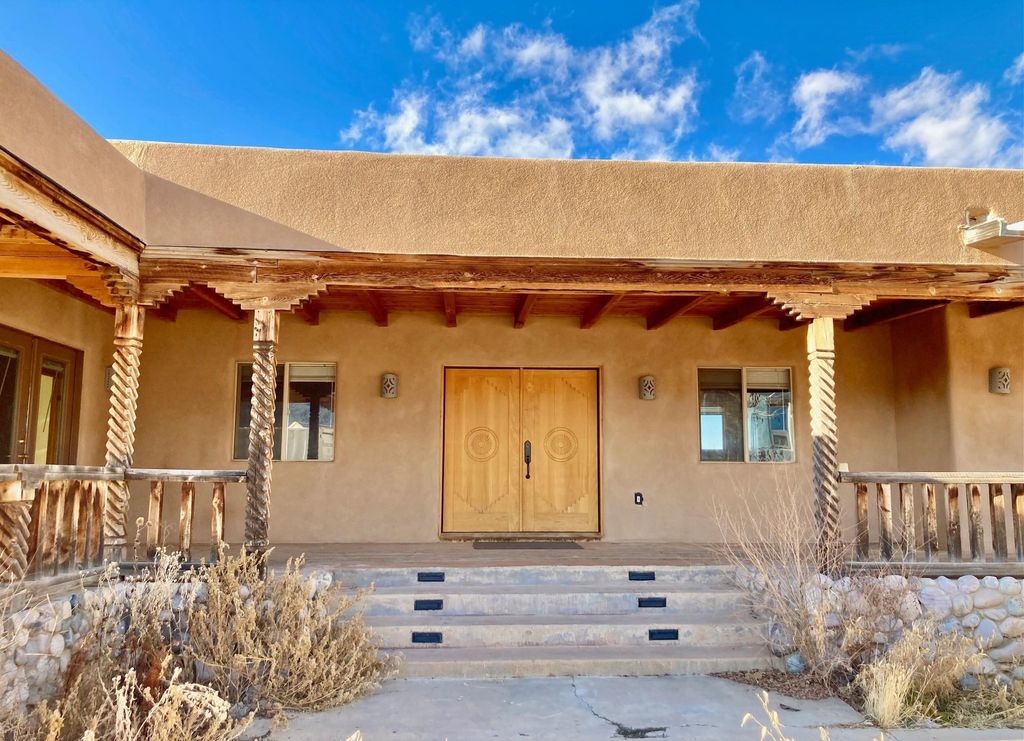 Photo of 493 Palomita Court, Taos, NM 87571 (MLS # 114509)