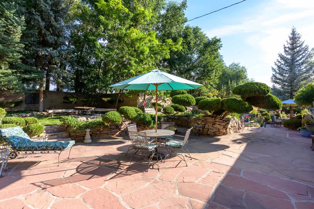 Photo of 9 Plaza Vieja, Ranchos de Taos, NM 87557 (MLS # 114618)