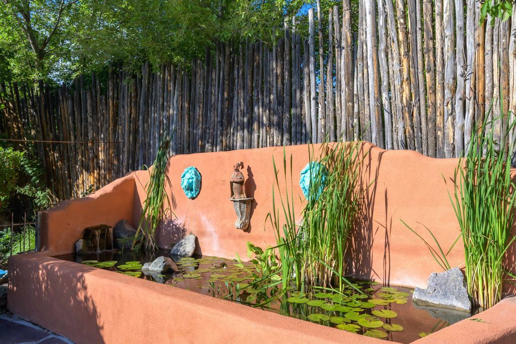 Photo of 9 Plaza Vieja, Ranchos de Taos, NM 87557 (MLS # 114618)