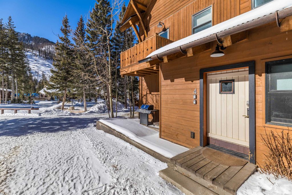 Photo of 100 Kachina Rd #E4, Taos Ski Valley, NM 87525 (MLS # 114503)