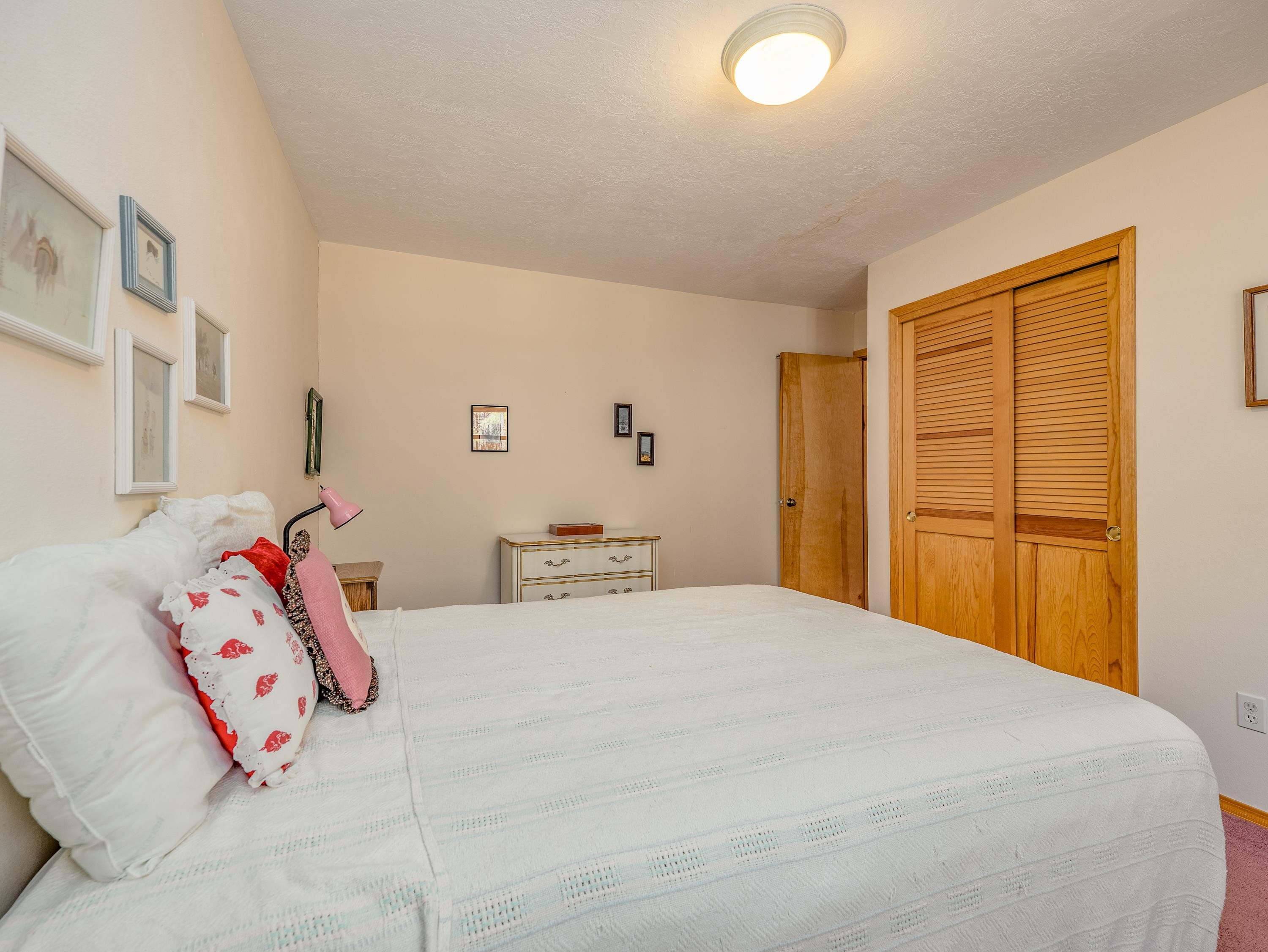 Angel Fire, New Mexico 87710, United States, 3 Bedrooms Bedrooms, ,2 BathroomsBathrooms,Residential,Pending,216410