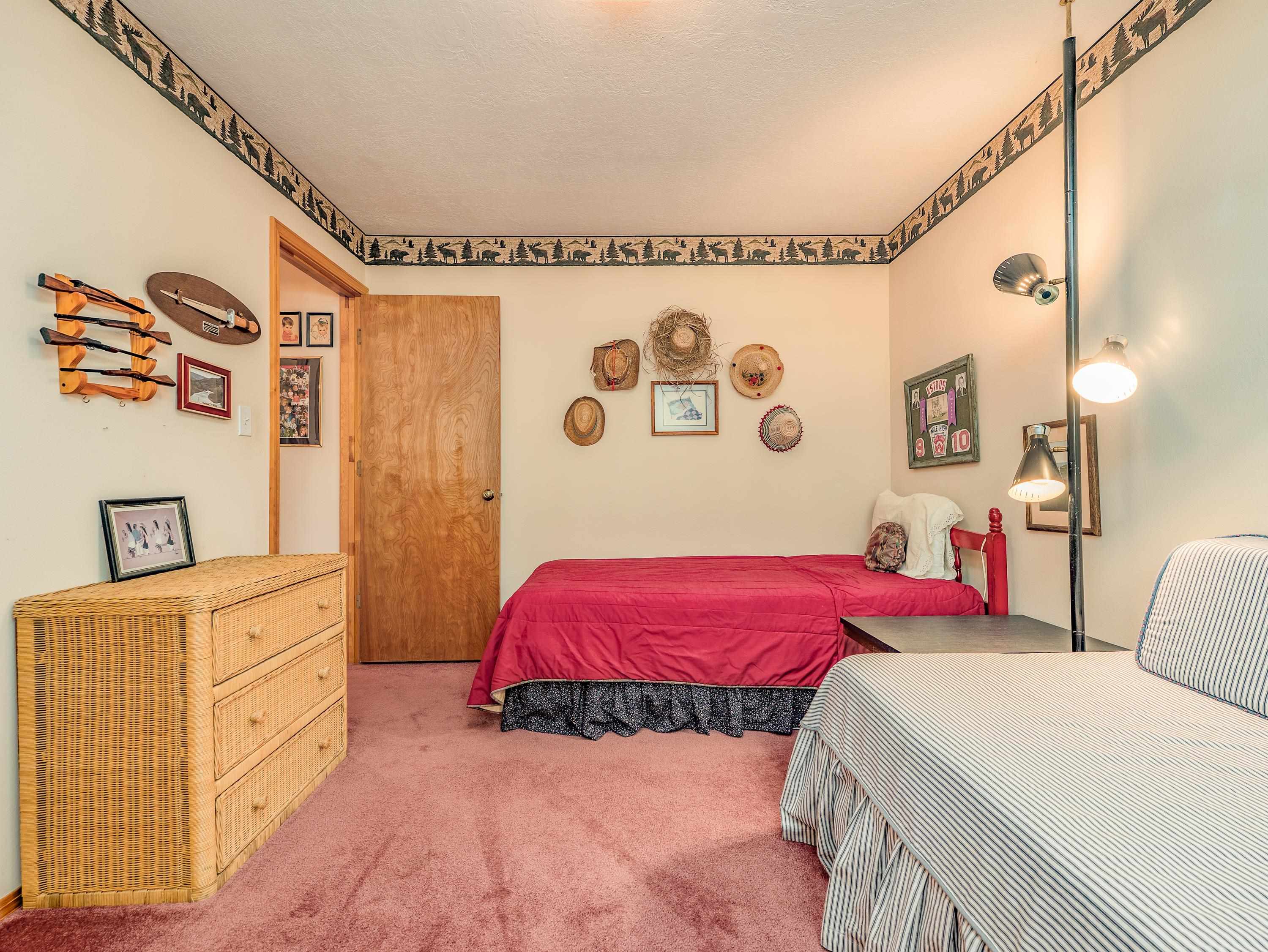 Angel Fire, New Mexico 87710, United States, 3 Bedrooms Bedrooms, ,2 BathroomsBathrooms,Residential,Pending,216410