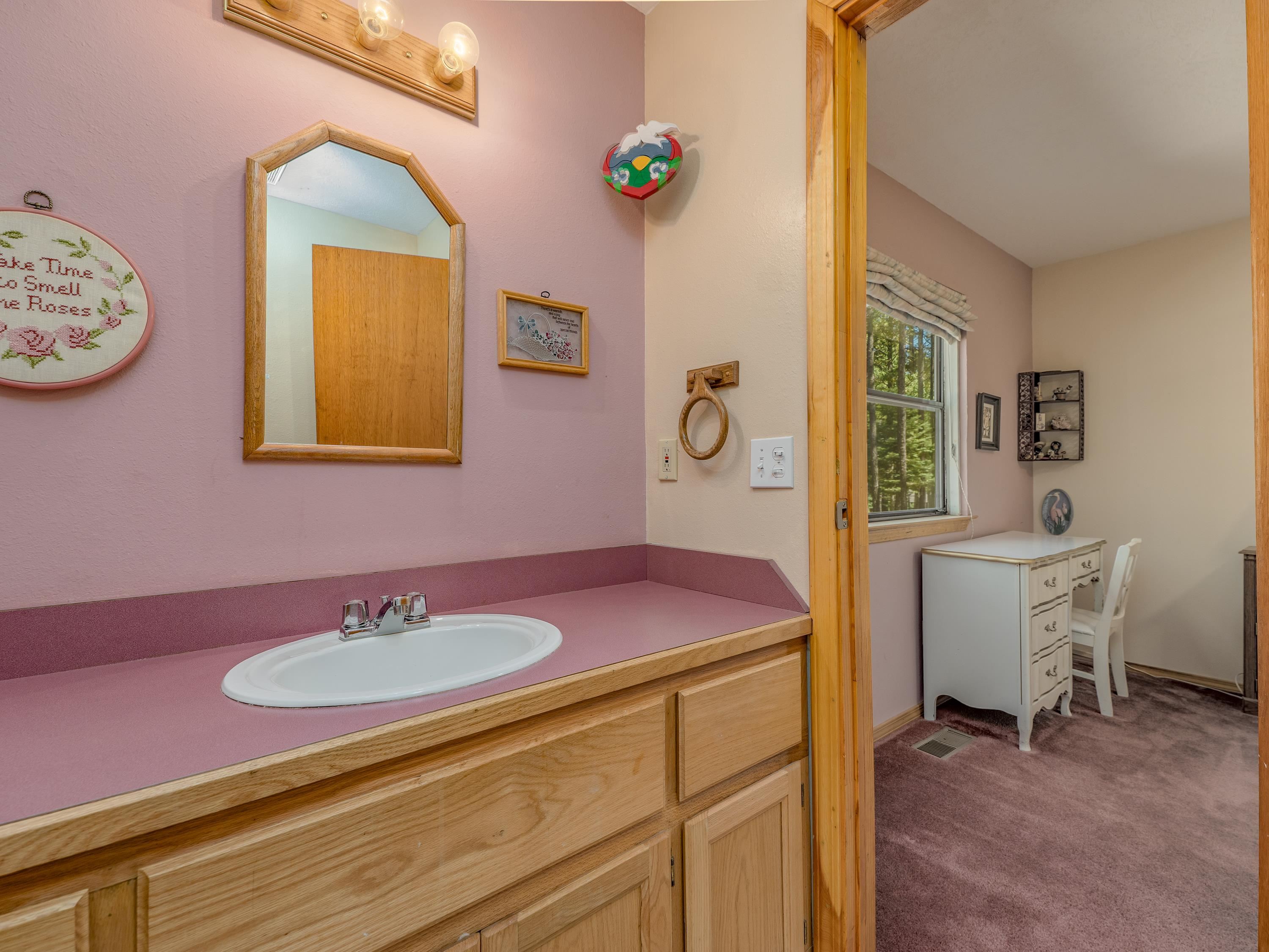 Angel Fire, New Mexico 87710, United States, 3 Bedrooms Bedrooms, ,2 BathroomsBathrooms,Residential,Pending,216410