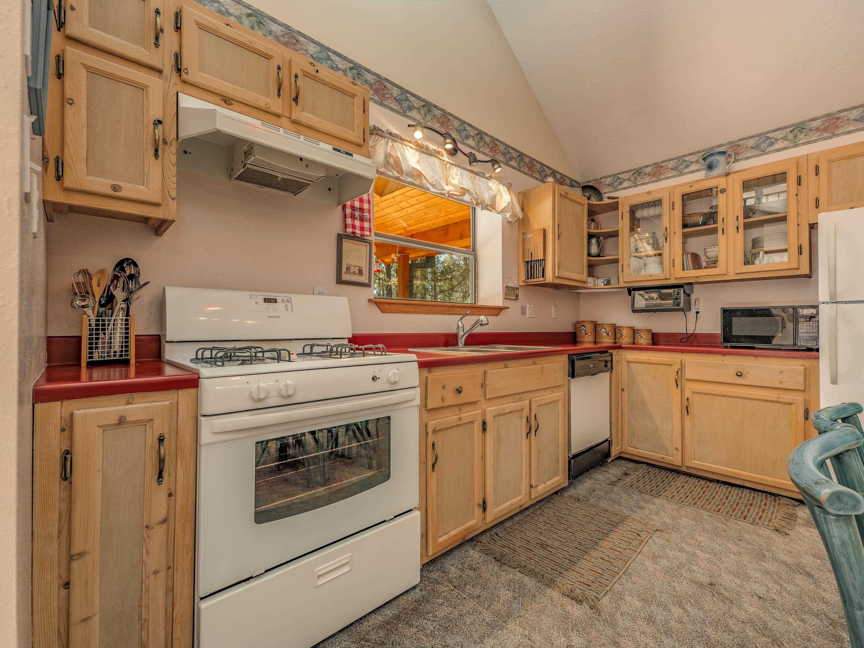 Angel Fire, New Mexico 87710, United States, 3 Bedrooms Bedrooms, ,2 BathroomsBathrooms,Residential,Pending,216410