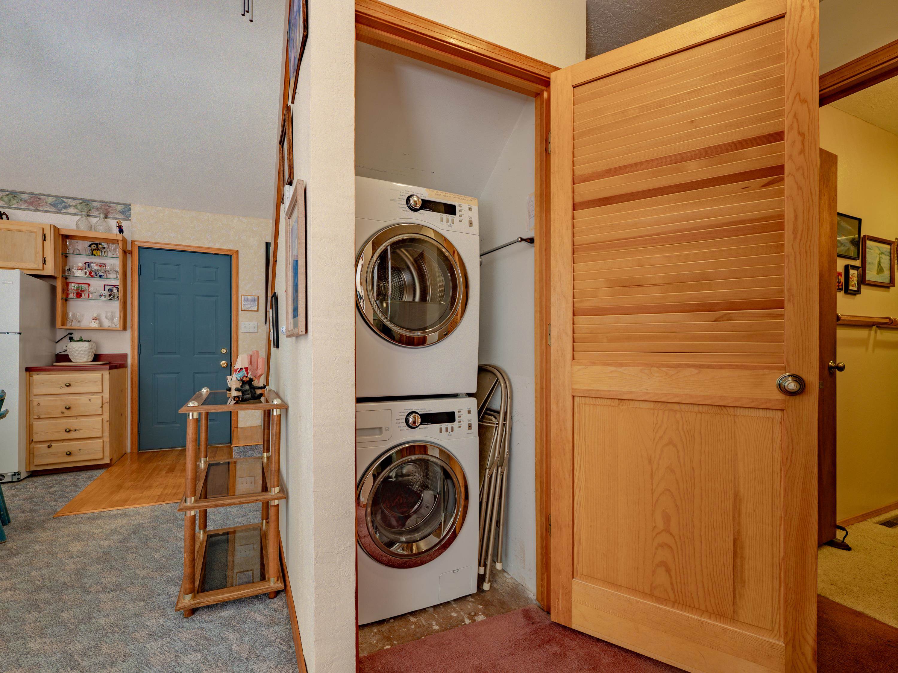 Angel Fire, New Mexico 87710, United States, 3 Bedrooms Bedrooms, ,2 BathroomsBathrooms,Residential,Pending,216410