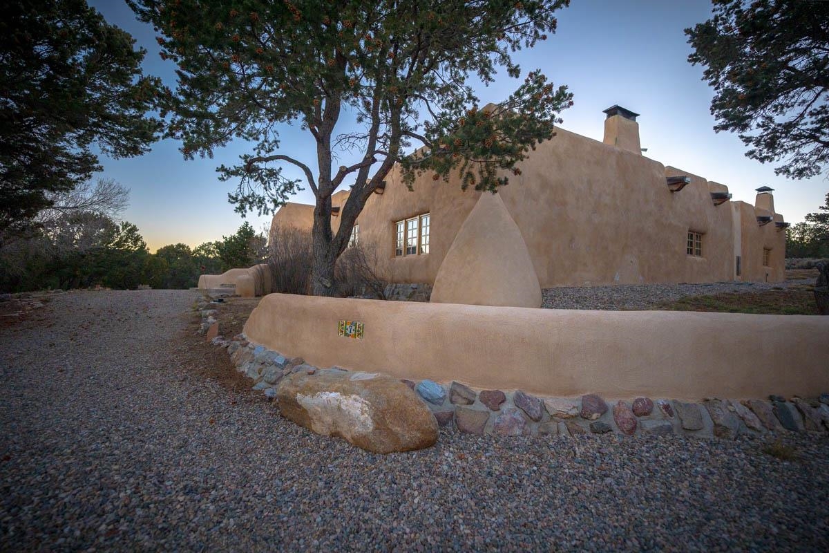 7 Camino Perdido, Ranchos de Taos, New Mexico image 43