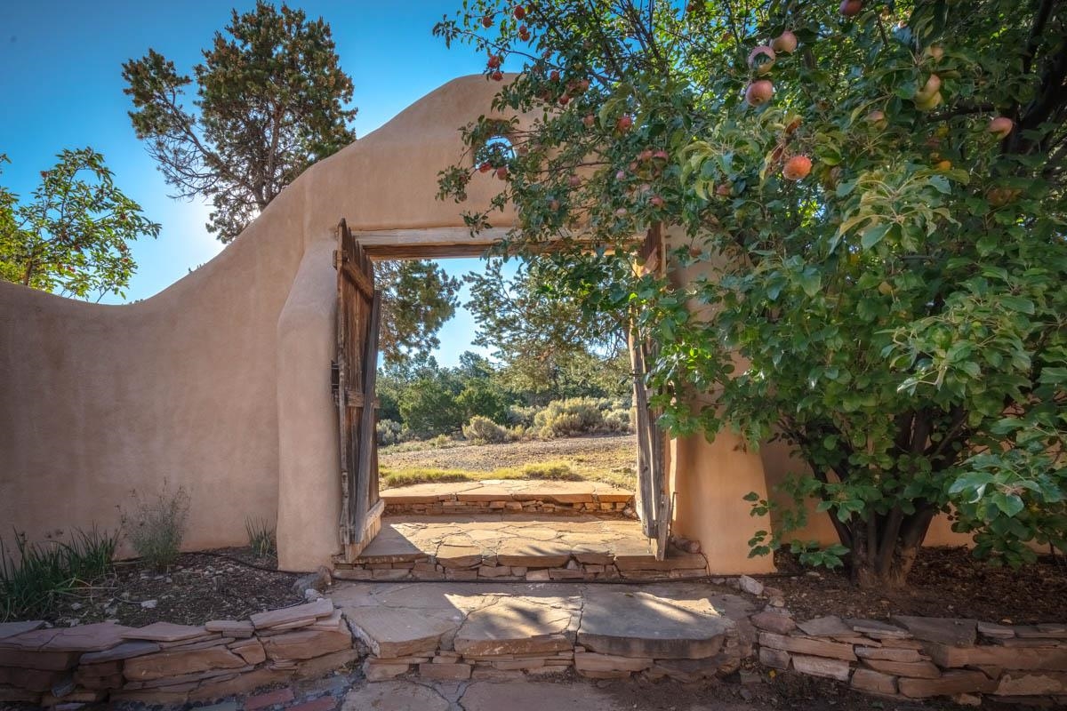 7 Camino Perdido, Ranchos de Taos, New Mexico image 40