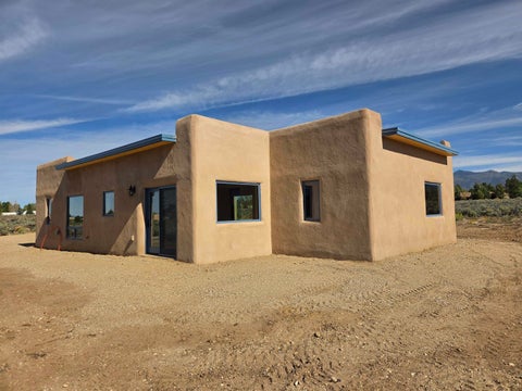 Homes For Sale - 5 Tewa Rd<br/> El Prado, NM 87529
