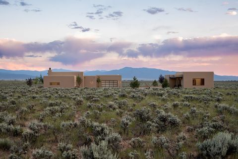 66 Buggy Road El Prado NM 87529