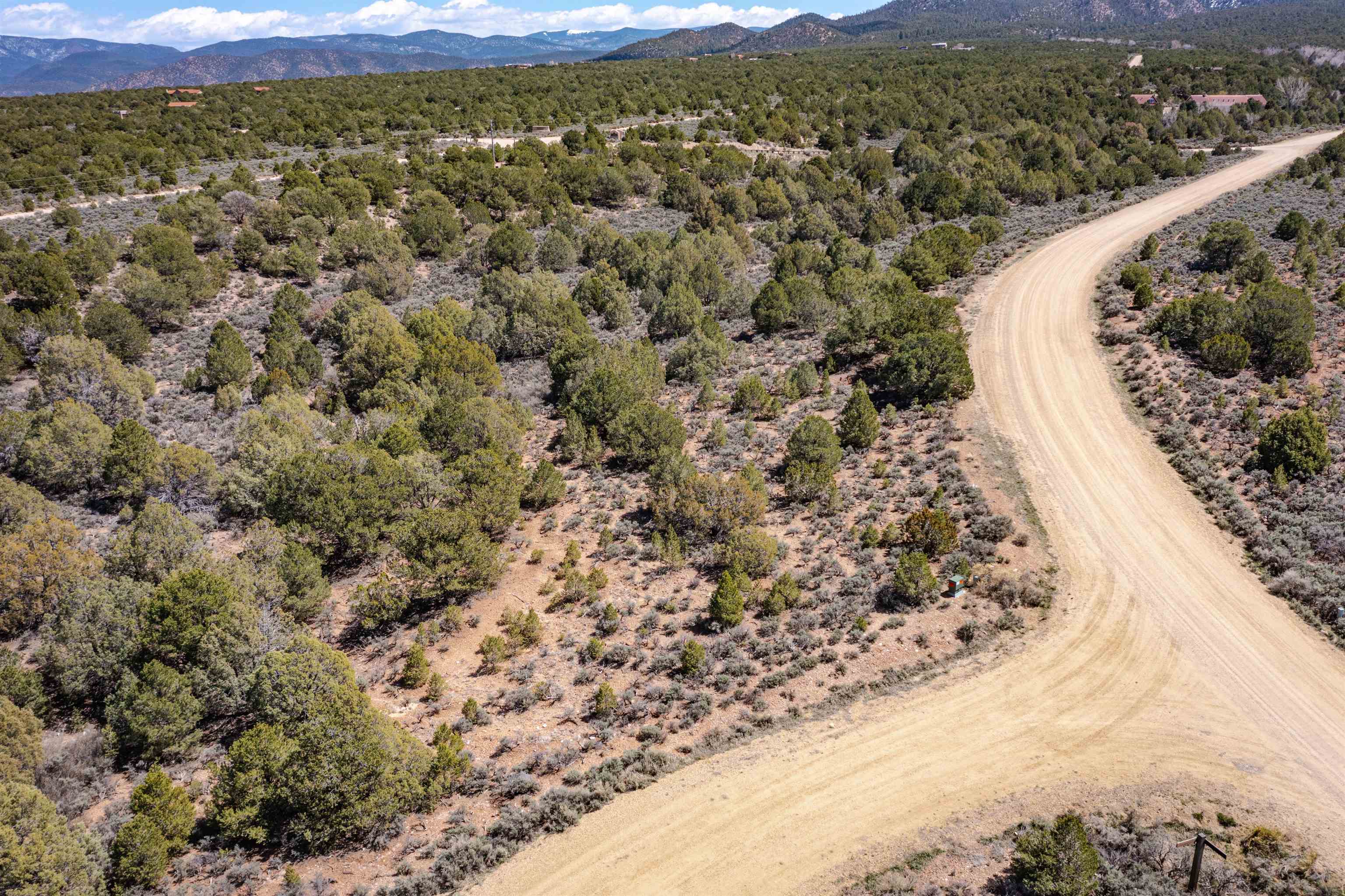 Calle Mirador, Ranchos de Taos, New Mexico image 27