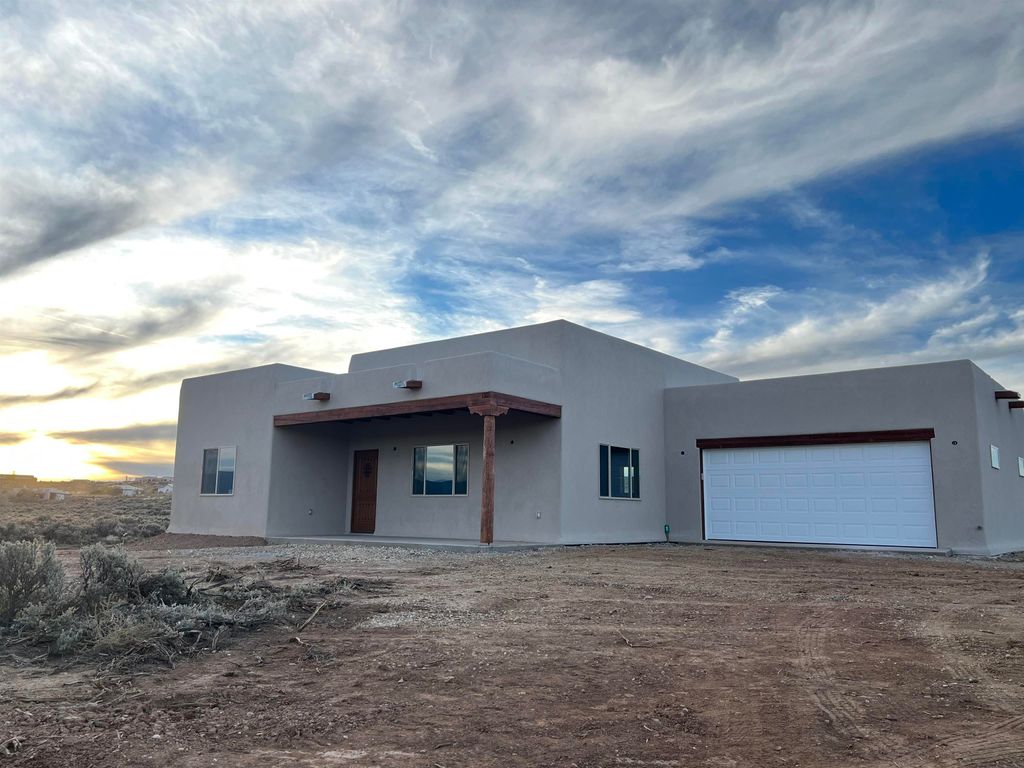 Photo of 12 Calle Sabrosa, Ranchos de Taos, NM 87557 (MLS # 114359)