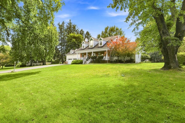 826 VIEWMONT AVE, JOHNSTOWN, PA 15905 - Image 2a4bd68b7805df29d27aa187f7d07d28/1160367391