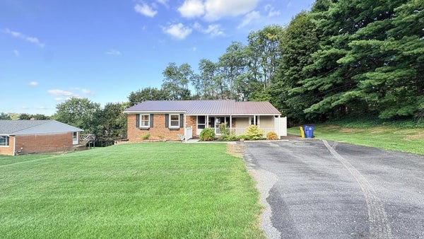129 TERRACE DR, JOHNSTOWN, PA 15904 - Image 5bd5522cc2b3a7d87f4372f3ea726f33/729546725