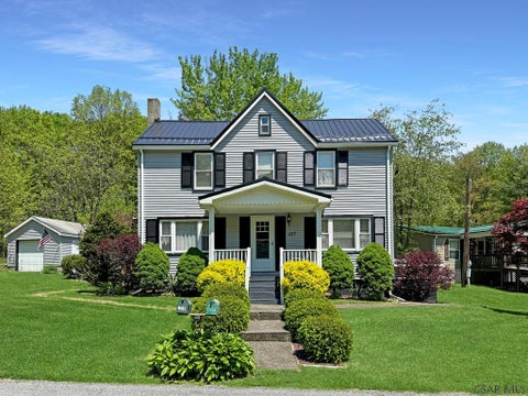 Photo for 127 Sumac Road