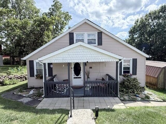 312 ROBINSON AVE, JOHNSTOWN, PA 15905 - Image bb7f45da5d2a3a4f2db0ac54f1a13df4/2227809134